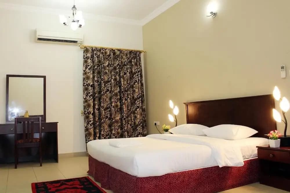 Sahara Hotel Apartment - photo 17