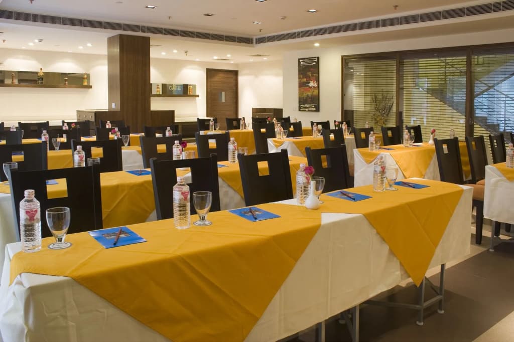 Shervani Hotel Nehru Place - photo 19