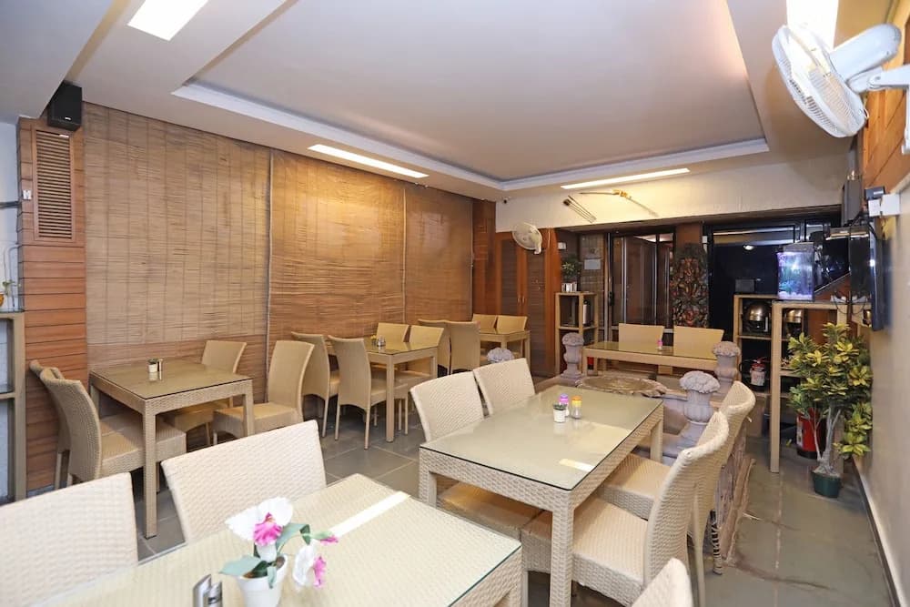OYO 1219 Hamilton Hotel - photo 16