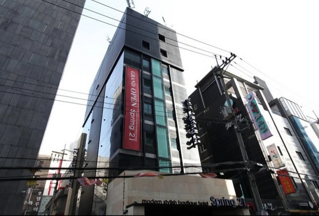 Hotel Spring 21 - main photo