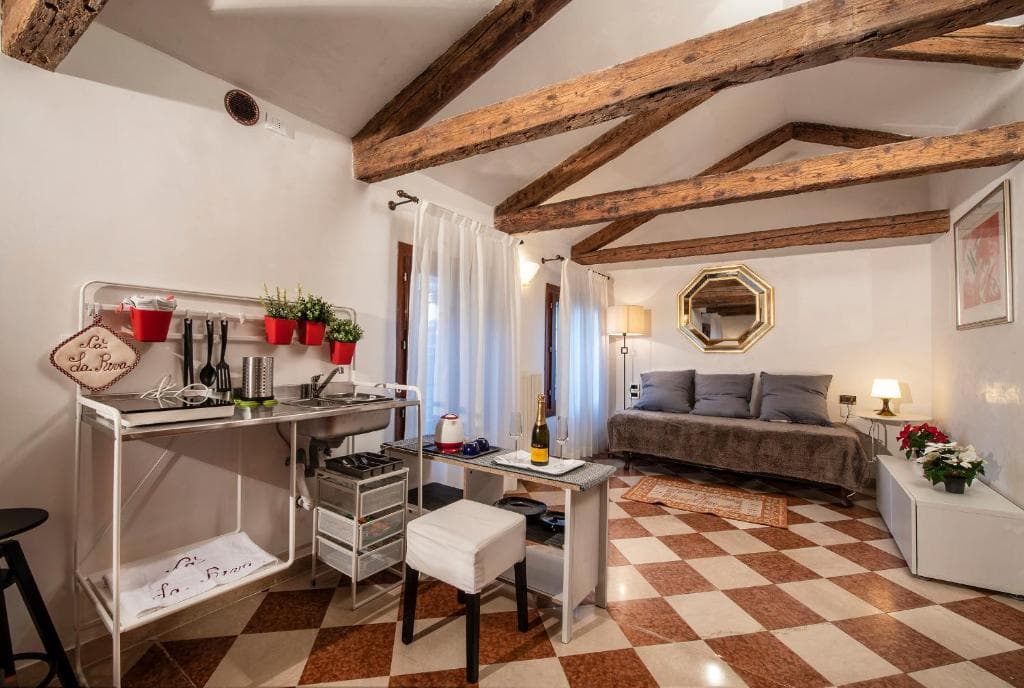 Anzolo Palace - main photo