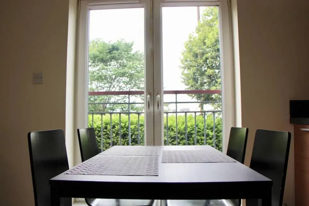 Spacious 2 Bedrooms Apartment in Strada Complex - photo 11