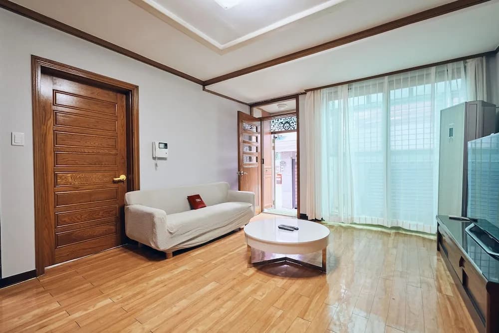 MYEONGDONG 100SQ3BDR FULL Villa - photo 3