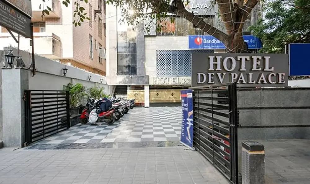 FabHotel Prime Dev Palace - photo 1