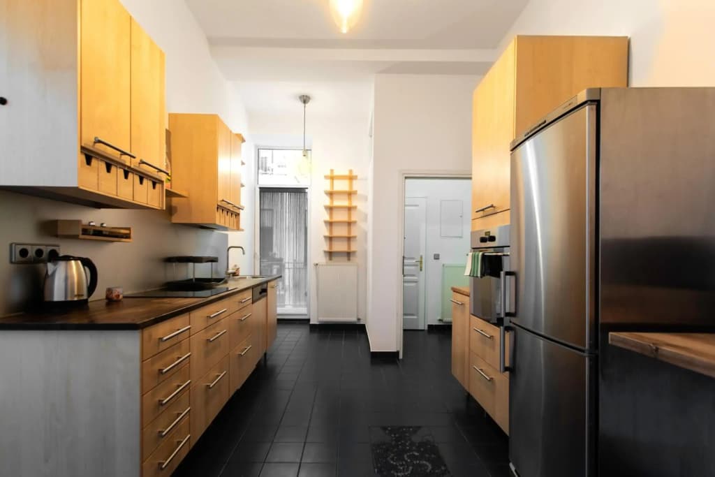 3-Bedroom Apartment in Central Vienna - photo 11