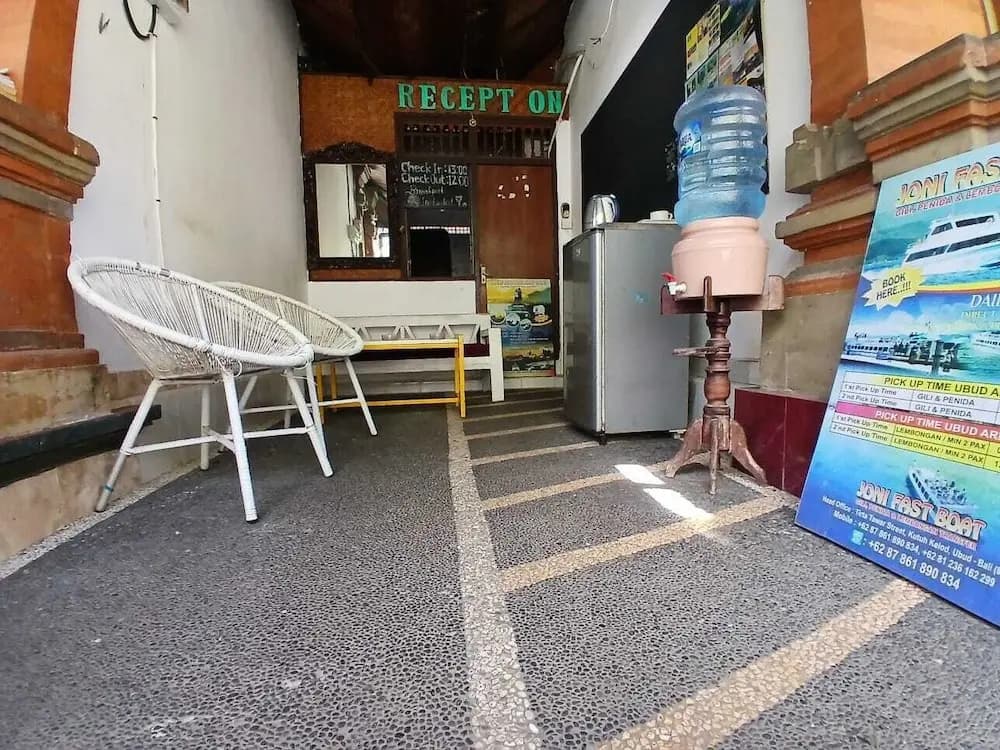 Inn Between Hostel - photo 18