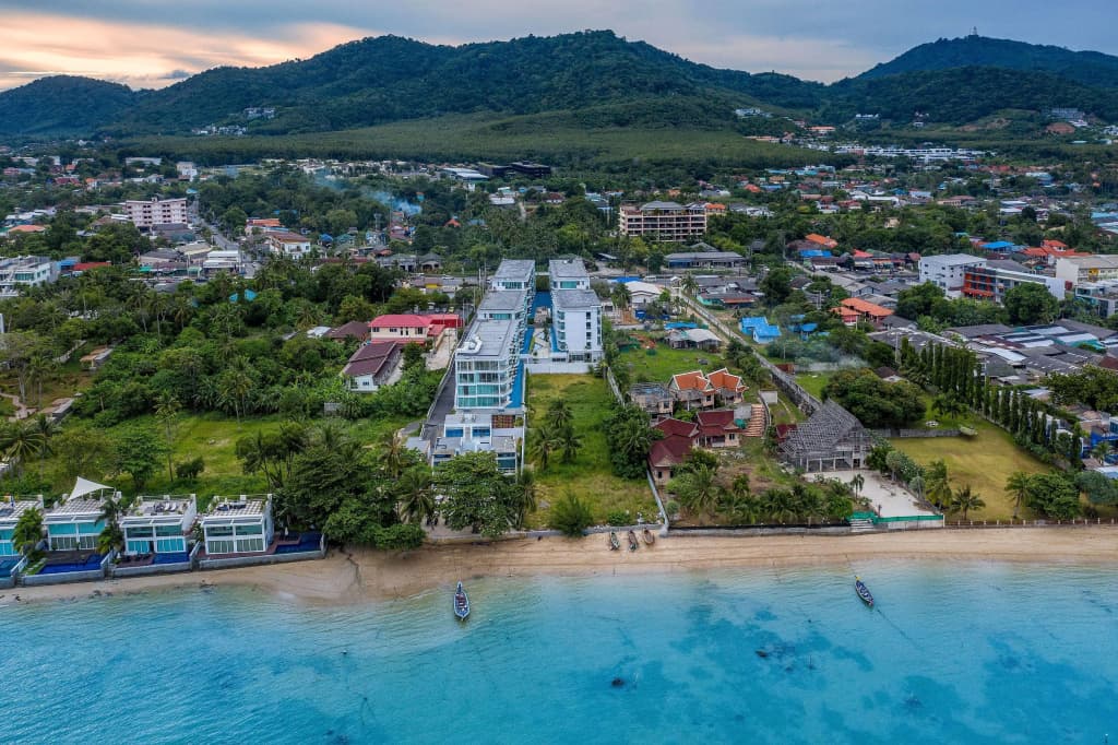 The Beachfront Hotel Phuket - photo 1