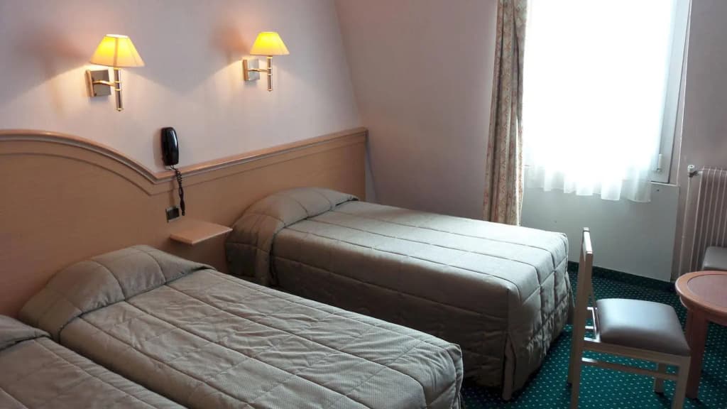 Hôtel Des Arènes - photo 7
