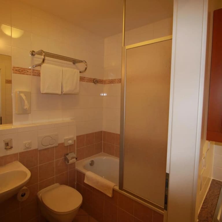 SUITE HOTEL 900m ZUR OPER - photo 41