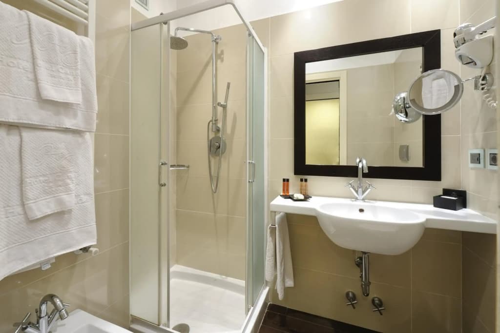 Canada Hotel - photo 7