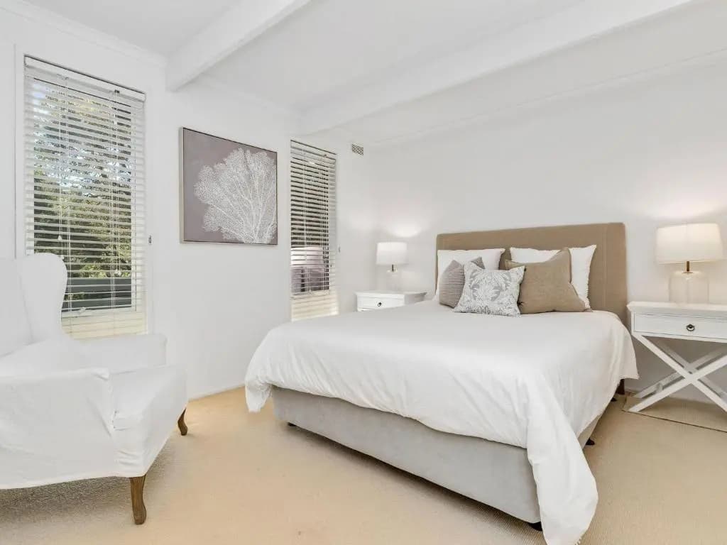 Classic Beach House With Tree Top Views - photo 3