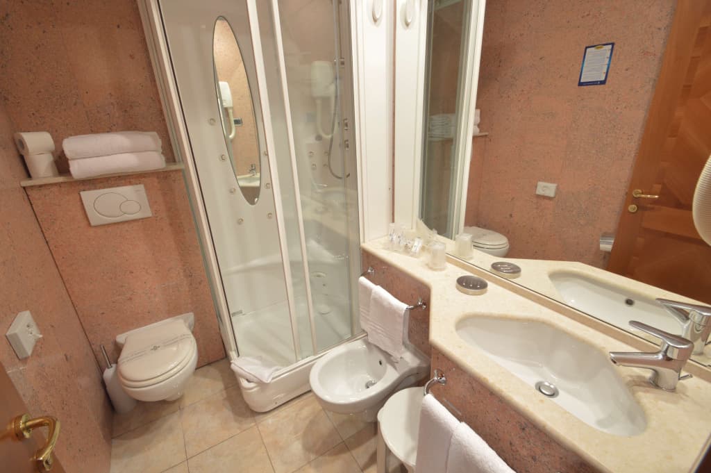Hotel Montecarlo - photo 8