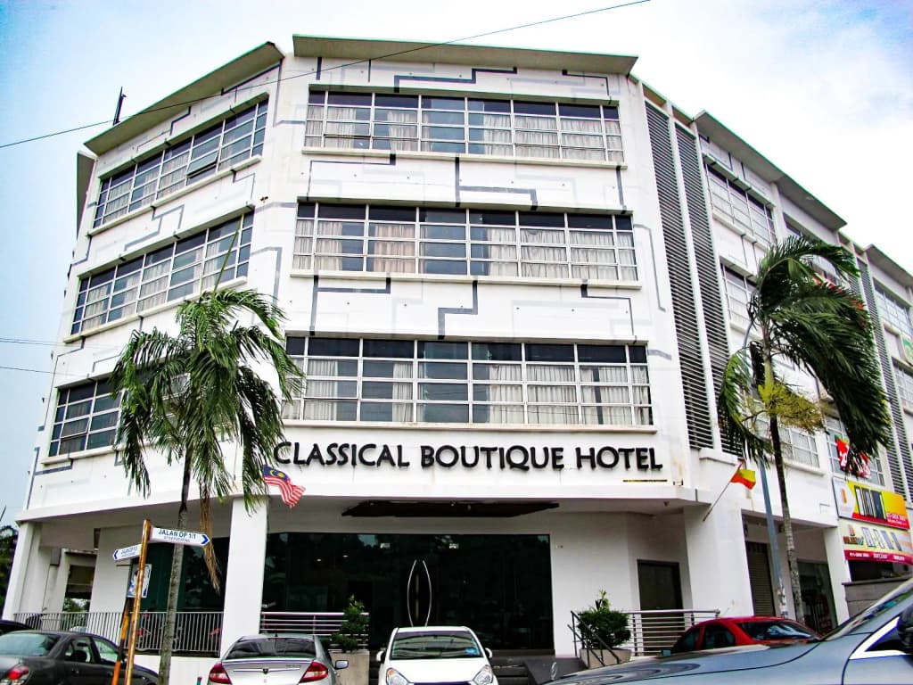 Classical Boutique Hotel - photo 1