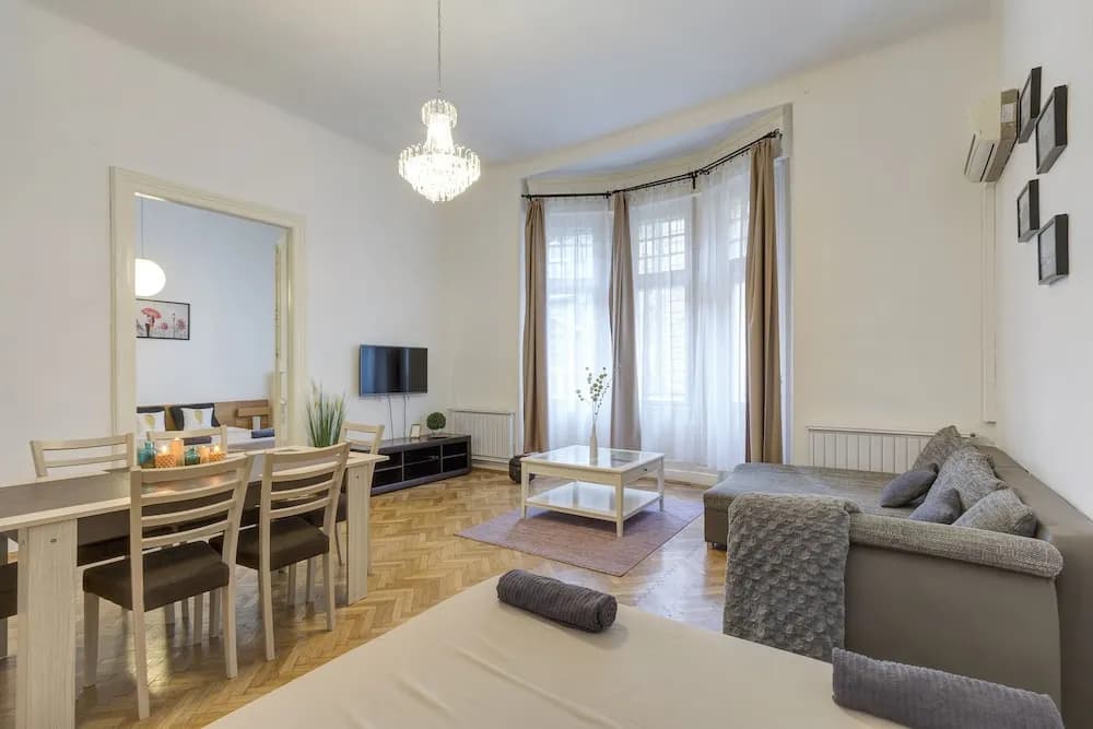 Real Apartments Lovag - photo 5