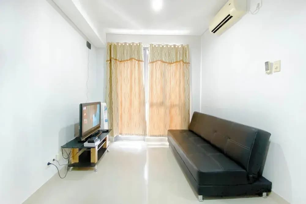 Homey and Modern 2BR Apartment at Royal Olive Residence - photo 5