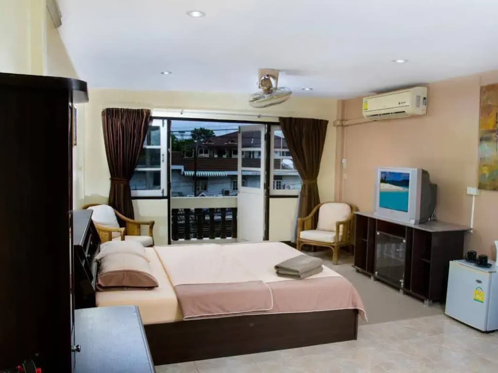 Barracuda Guesthouse - photo 5