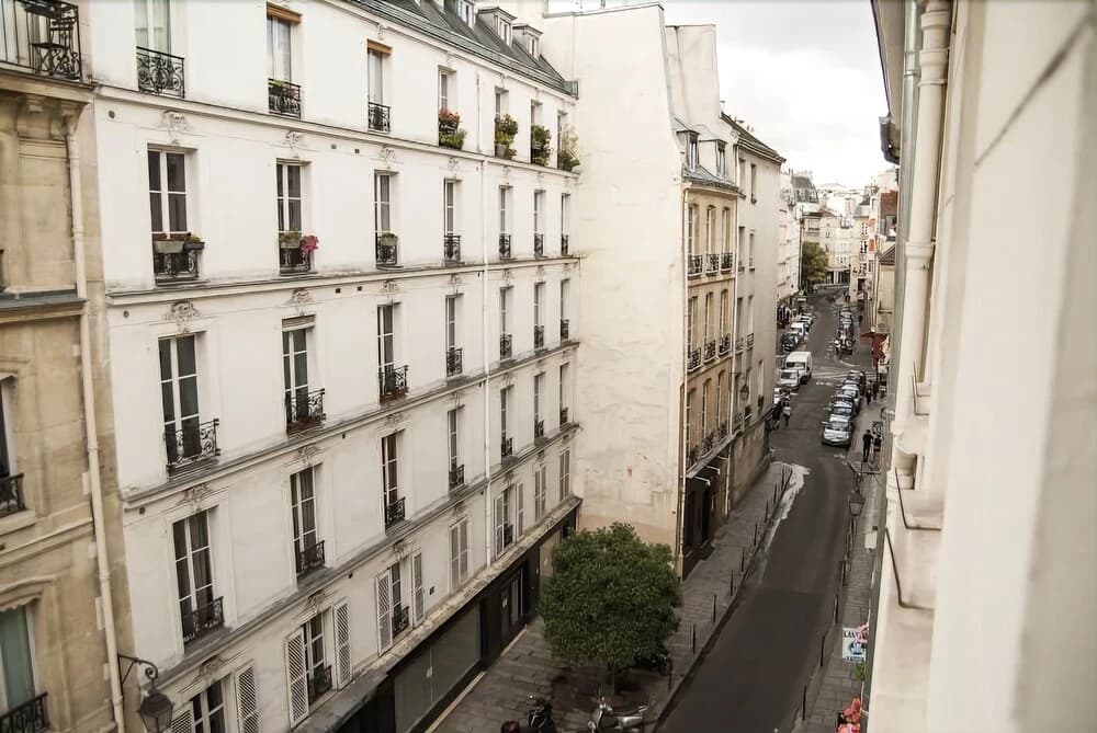Apartments - Into Paris - main photo