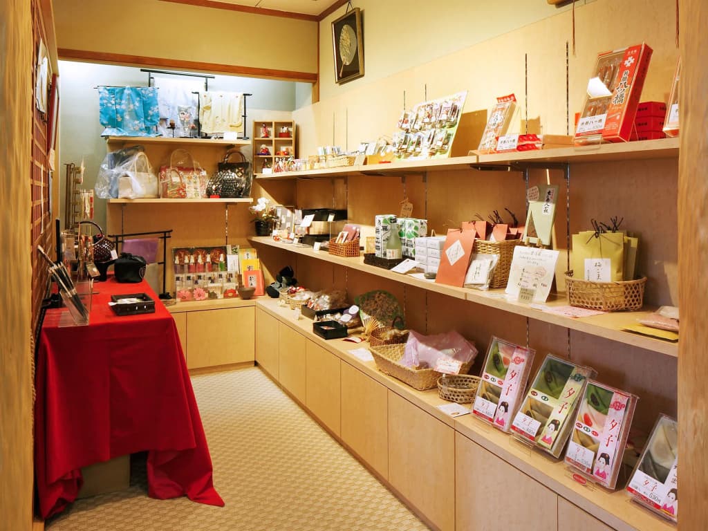 Gion Shinmonso - photo 19