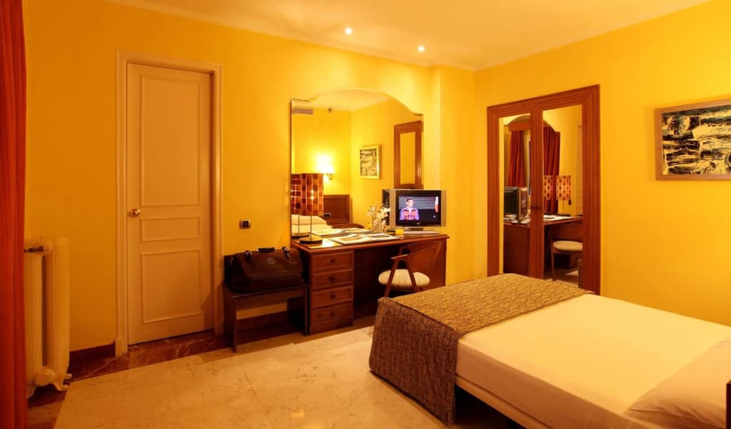 Nouvel Hotel - photo 38