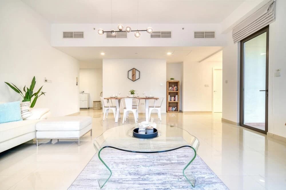 JBR Gem Spacious 1BR Apt With Balcony - photo 5