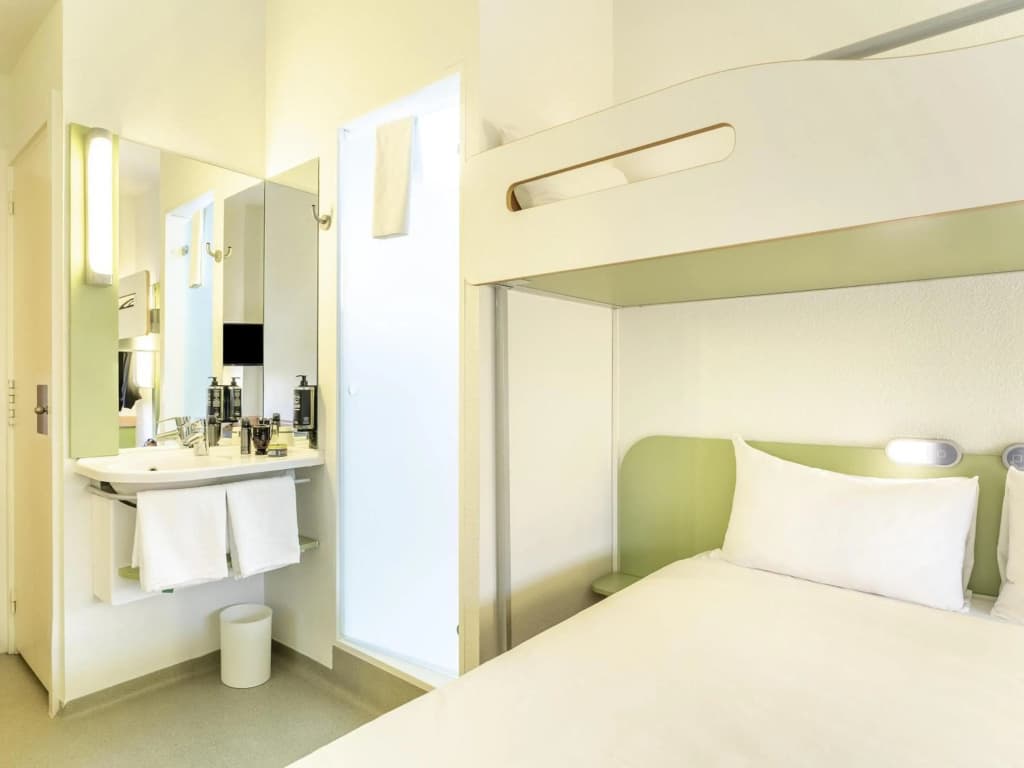 ibis budget Madrid Calle Alcalá - photo 18