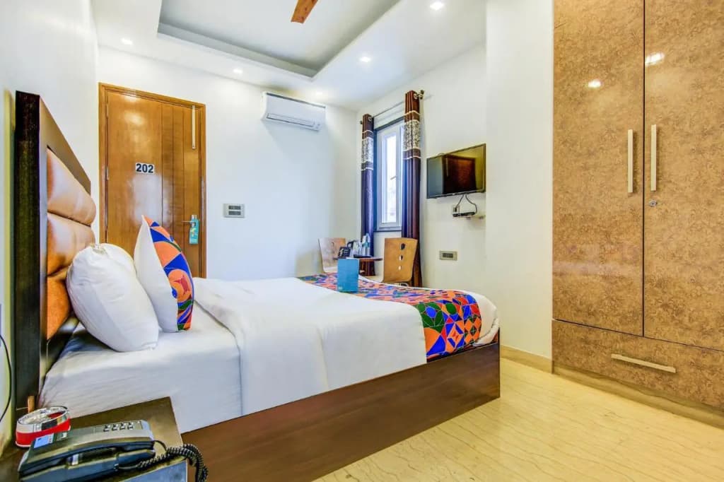 Fabhotel Floyd - photo 5