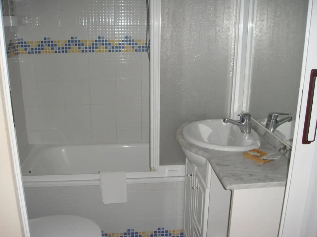 Hostal Riesco Puerta Del Sol - photo 8