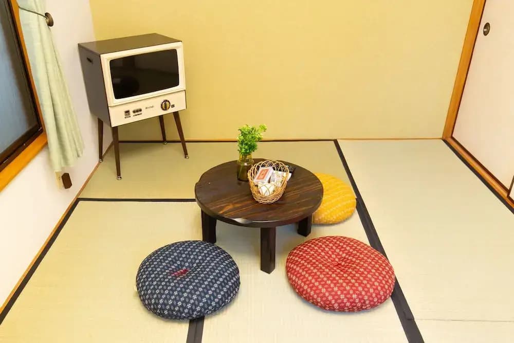 Kagurazaka Retro Bar & Hotel - photo 3