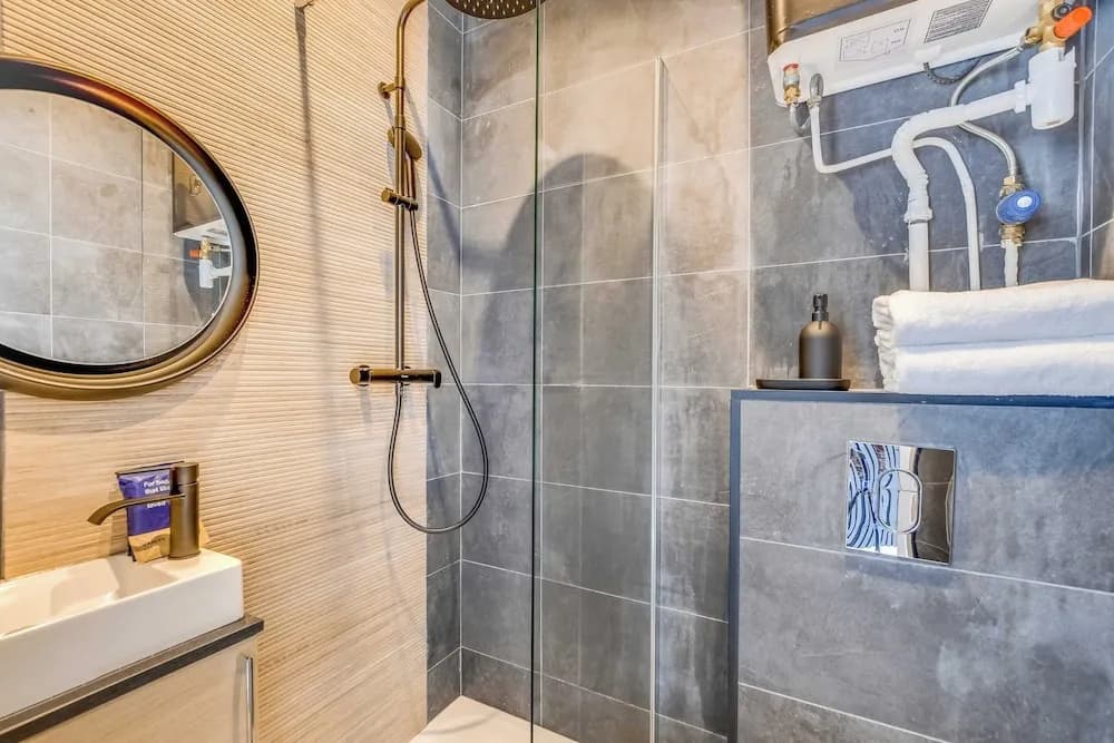 Charming Studio Apartment - AC- 2P - Nation - photo 14