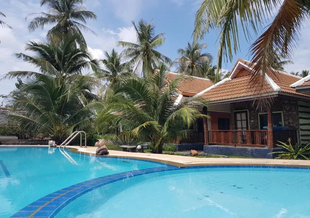 First Villa Beach Resort - photo 15