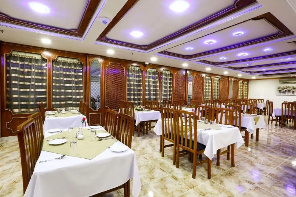 La Villa Suites Hotel - photo 16