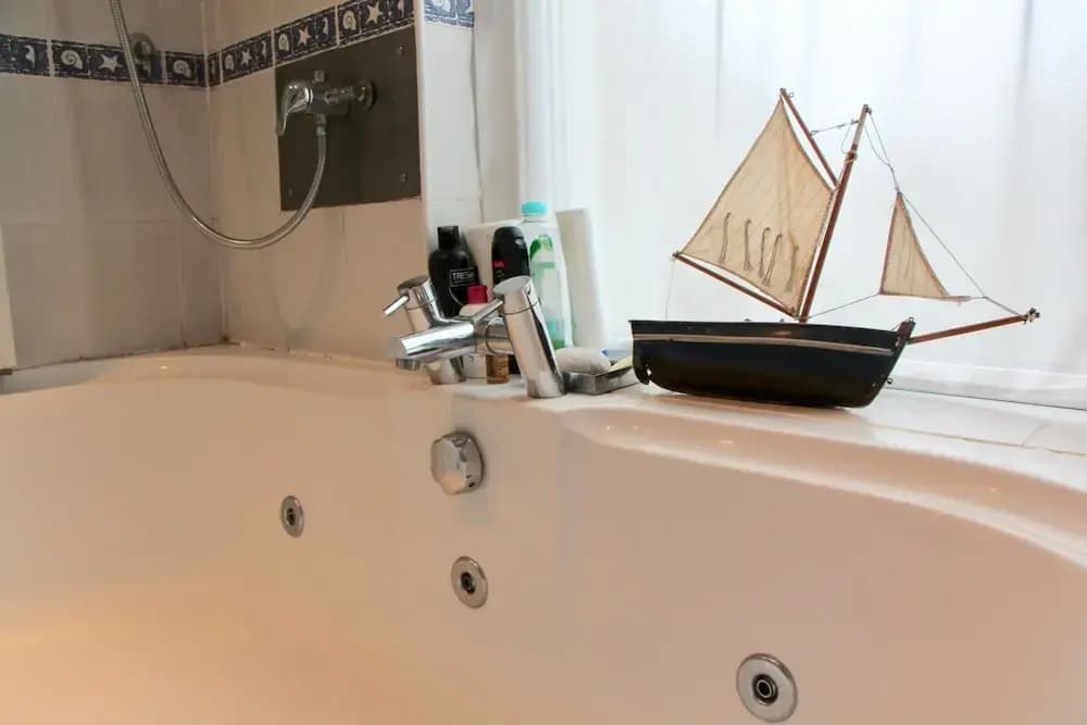 Large Victorian Town House - photo 6