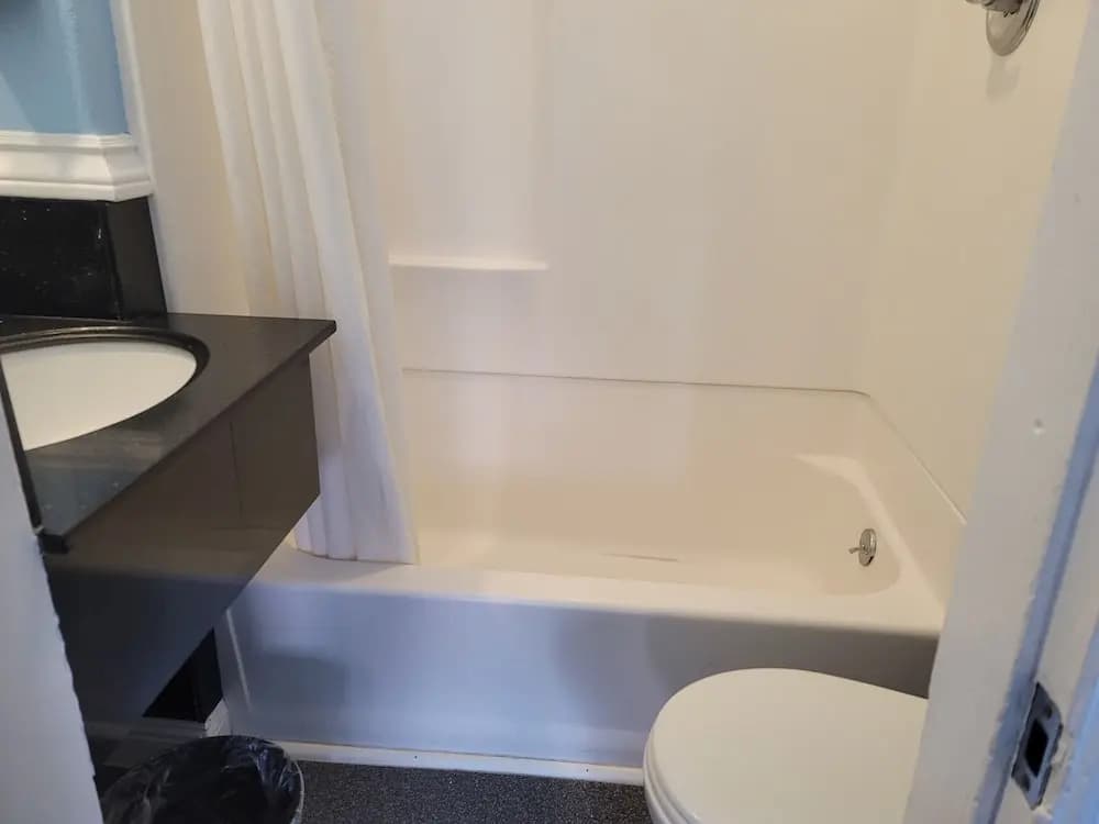 Ansonia Hotel - Hostel - photo 8