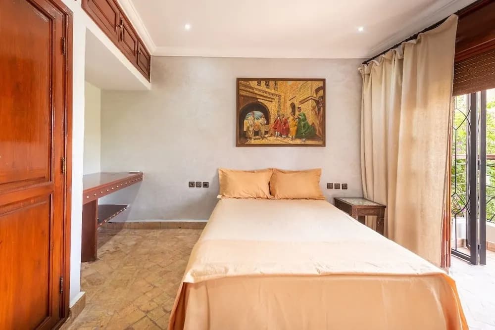 Private Villa In Center - photo 3