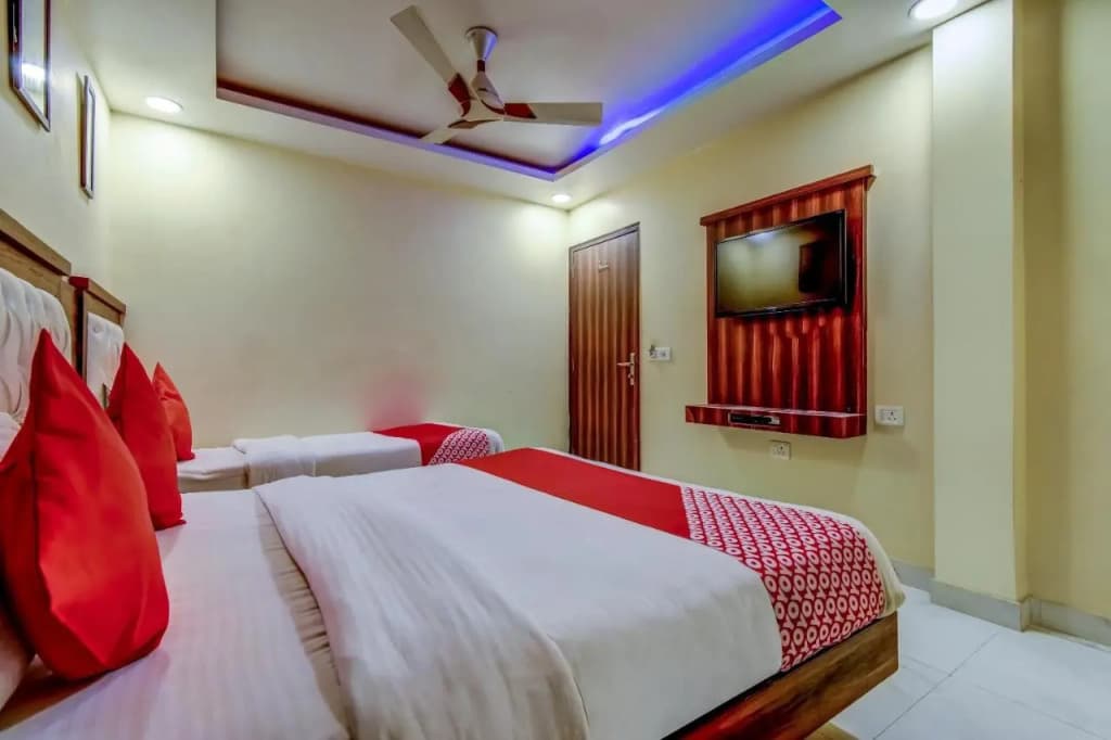 Hotel Sarthak Palace - photo 12