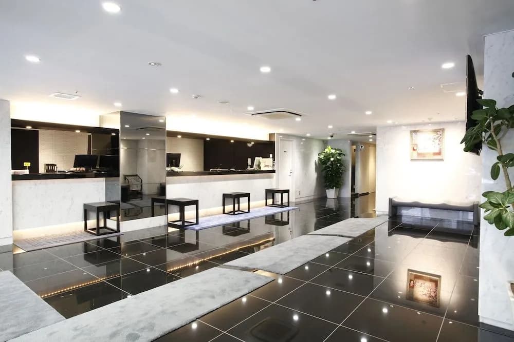 New Central Hotel - photo 2