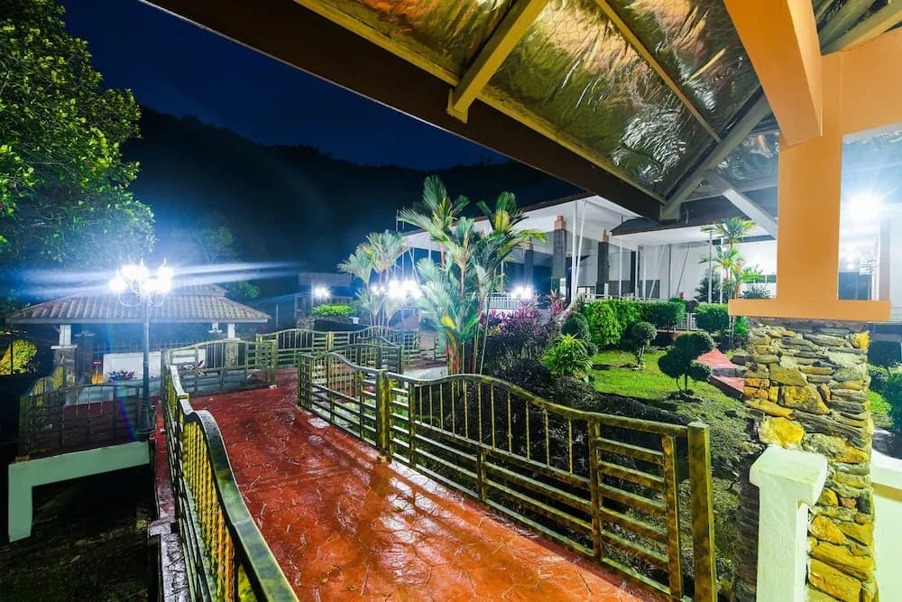 SPOT ON 89954 D'yan Chalet - photo 1