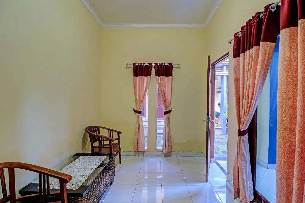 Ciung Wanara Guest House - photo 3