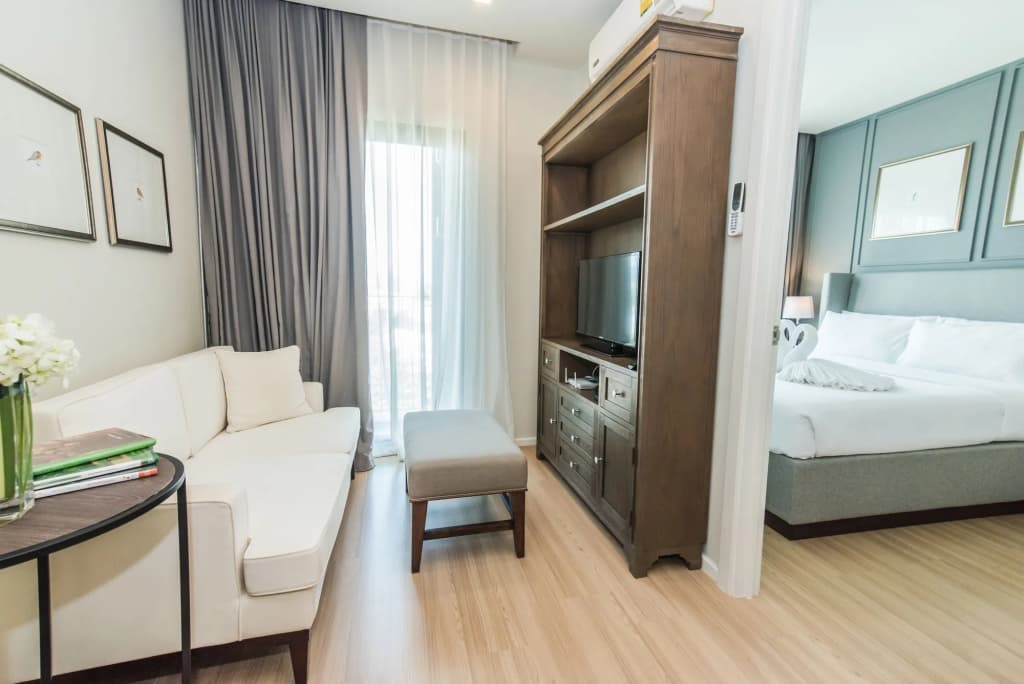 Dlux Condominium - photo 5