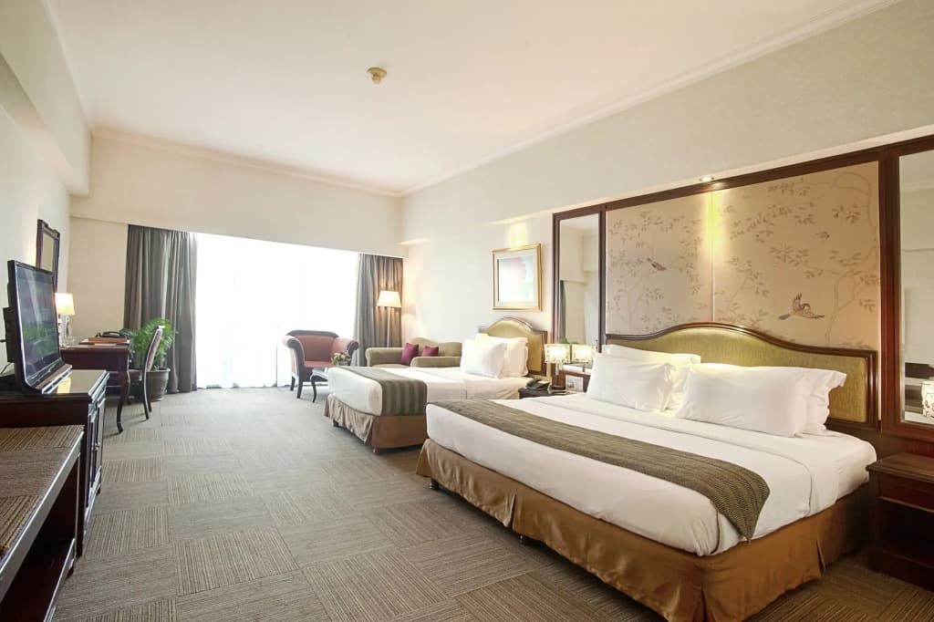 Sunlake Waterfront Resort and Convention - photo 4