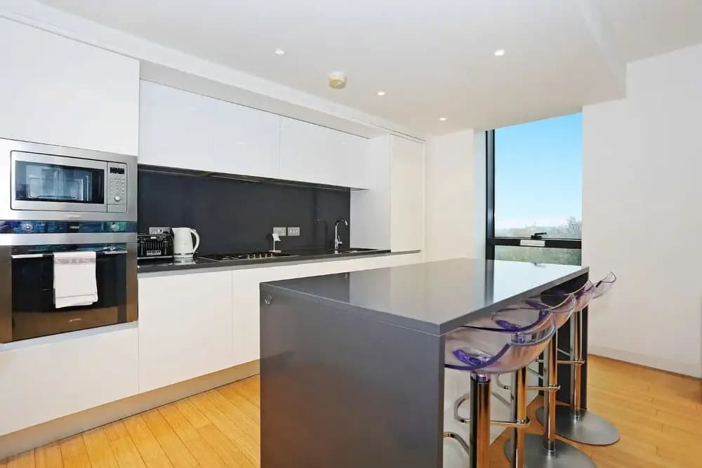 Modern 2bed with free Parking in the iconic Quartermile - photo 15