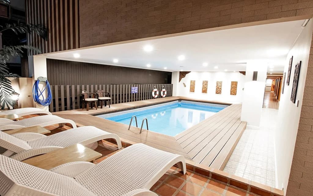 J Place Hotel - photo 15
