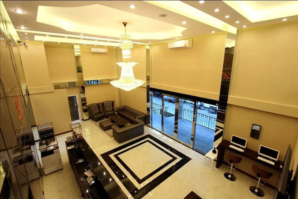 Le Bangkok Hotel - photo 2