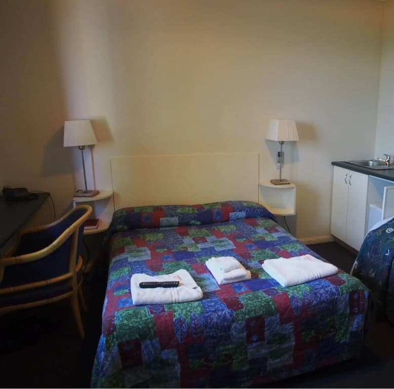 Linwood Lodge Motel - photo 2