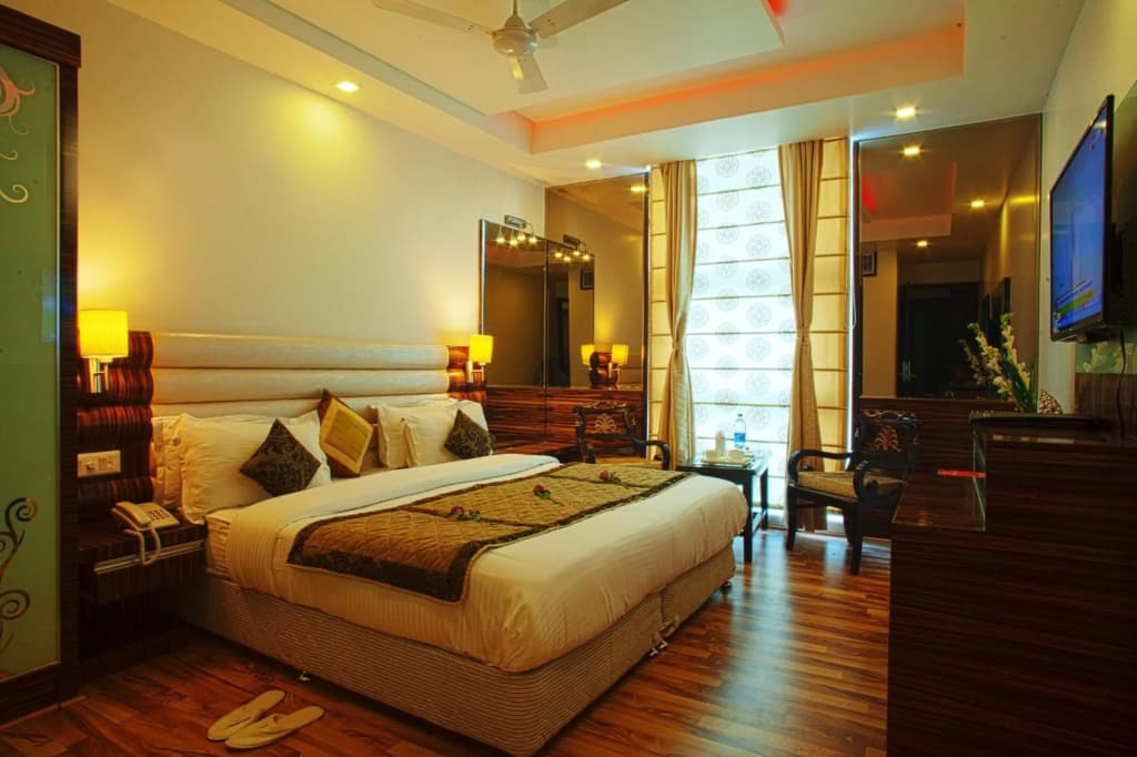 Hotel Delhi 55 @ New Delhi Railway Station - photo 2