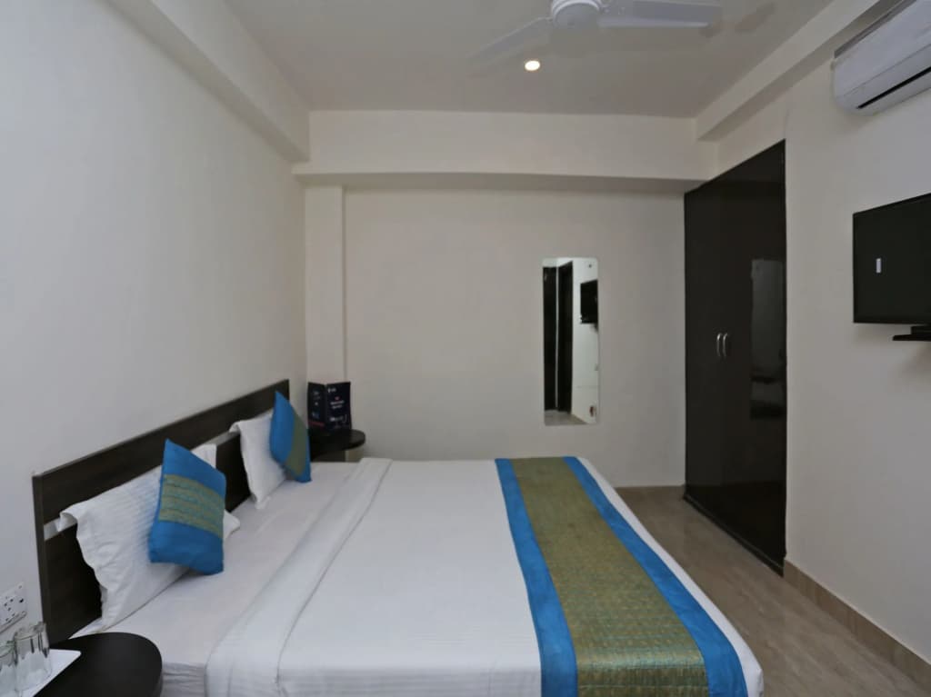 OYO 12171 Hotel Sky View - photo 3