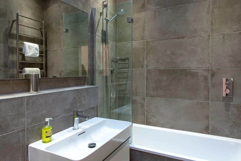 Stunning 4 Bedroom Central Edinburgh - photo 7