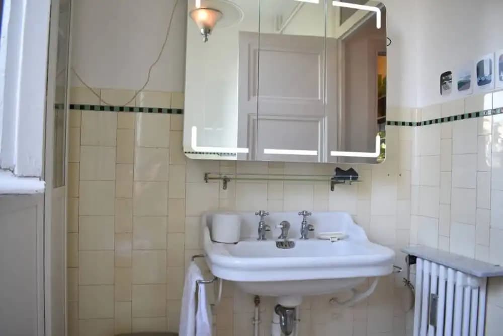3 Bedroom Flat At The Foot of Bon Marché - photo 8