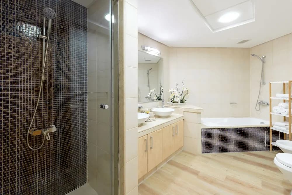 Shoreline Beachfront Luxury Palm - photo 8