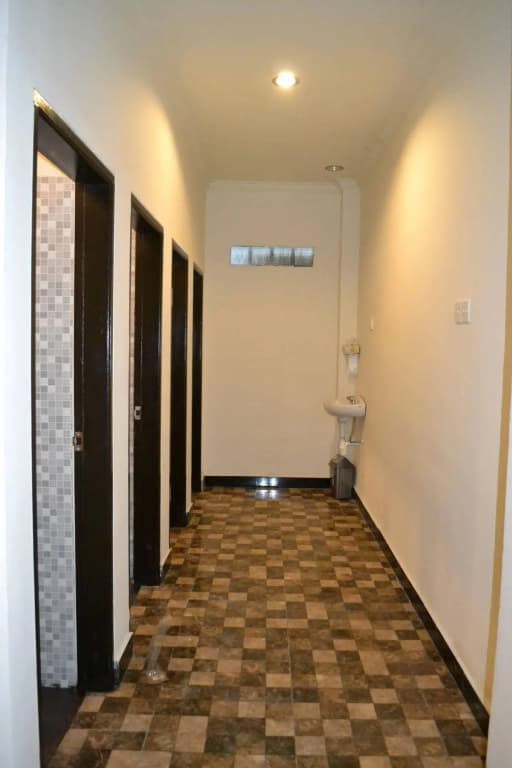Ivanka Airport Inn - photo 12